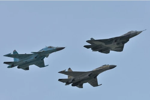 Nga tiếp nhận 60 máy bay chiến đấu Sukhoi và Yak-130 vào năm 2015