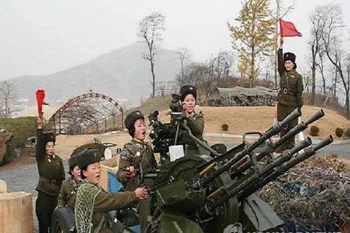 Hàn Quốc triển khai thêm nhiều tên lửa và xe bọc thép tới biên giới Triều Tiên