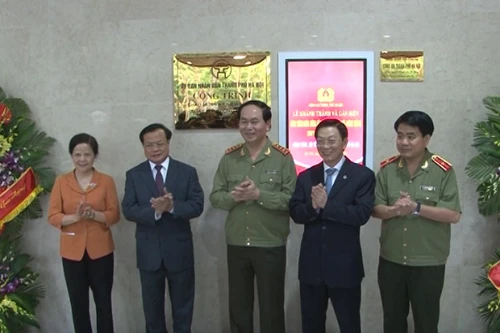 Khánh thành và gắn biển công trình chào mừng 60 năm ngày Giải phóng Thủ đô 