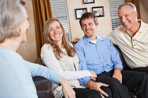 5 cách ghi điểm với gia đình chàng