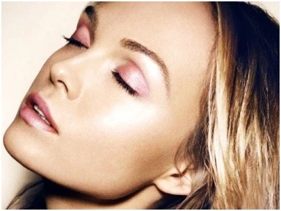 Cho làn môi luôn tươi hồng rạng rỡ