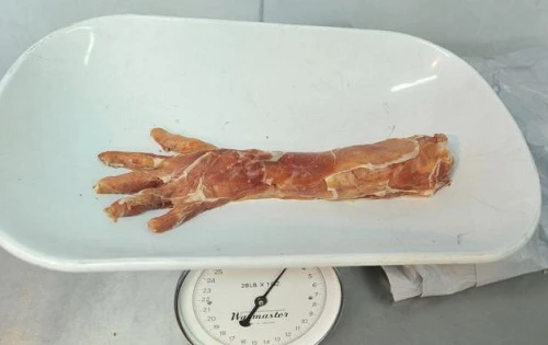 Chết ngất với cửa hàng thịt bán “bộ phận cơ thể người”