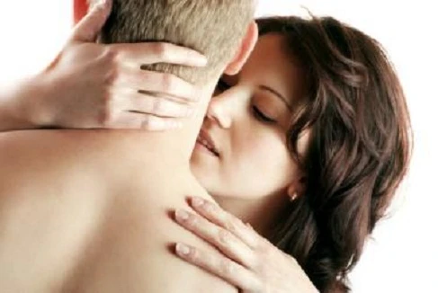 Lôi chàng vào “cuộc yêu”