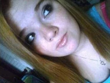 Thiếu nữ 20 tuổi bị bắt vì sinh con với “phi công” 14 tuổi 