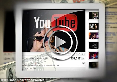 Giáo viên “chiếu” clip sex đồng tính ngay trong giờ học