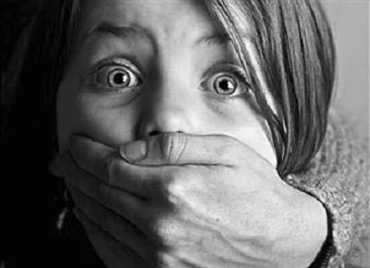 Anh rủ bạn cưỡng hiếp em gái 14 tuổi