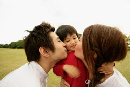 Hôn có thể lây bệnh herpes