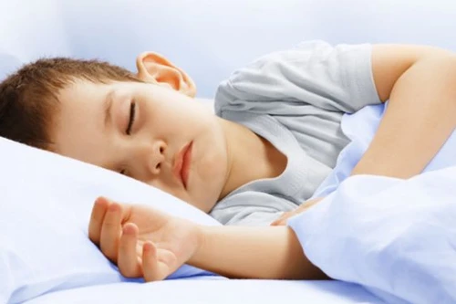 Tranh thủ chợp mắt vào cuối tuần giúp phòng ngừa béo phì ở trẻ