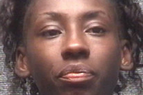 Thiếu nữ nhập viện do bị cắn xé “cặp tuyết lê”