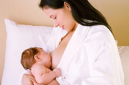 Cho con bú giúp mẹ tránh được nguy cơ béo phì