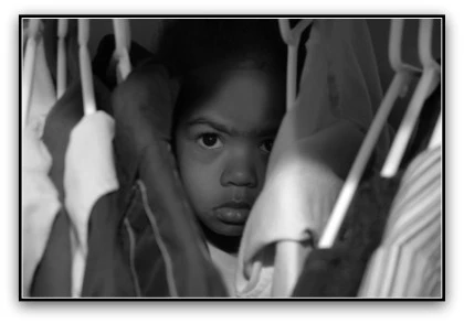 Bé gái 4 tuổi tử vong do bị mẹ ghẻ đánh đập dã man