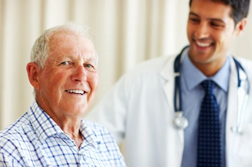 5 giải pháp để người già luôn khỏe mạnh trong năm mới 