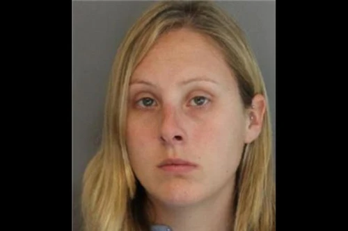 Giáo viên “mây mưa” với học sinh ngay trong giờ giải lao