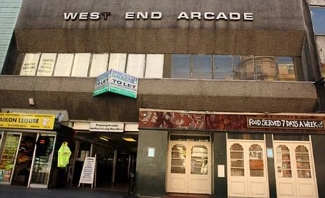 Tai nạn kinh hoàng từ thang cuốn siêu thị