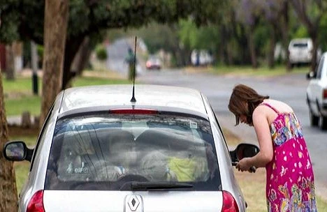 Phát hoảng với cô giáo “nhồi” 19 học sinh lên ôtô con