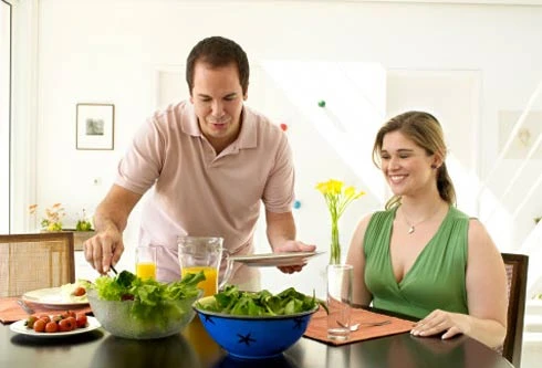 Chế độ ăn lành mạnh giúp giảm biến chứng thai sản