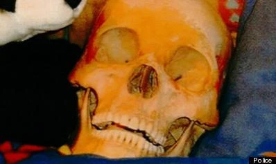 Bị bắt vì dám “mây mưa” với cả… bộ xương người chết