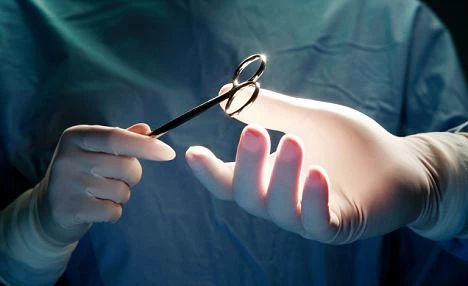 Mổ ruột thừa... bị bỏ quên kẹp trong bụng