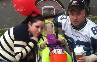 Vỡ mộng thành diễn viên khiêu dâm sau khi sinh con với cha ruột