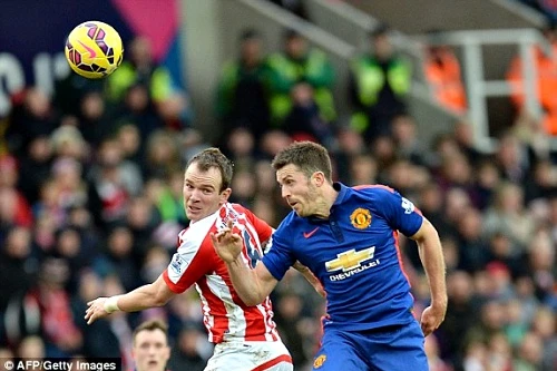 MU chia điểm trên sân của Stoke trong trận đầu tiên của năm mới