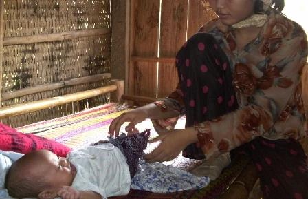 Làm cháu họ 14 tuổi có thai, ông lão 76 tuổi chống gậy chuồn thẳng