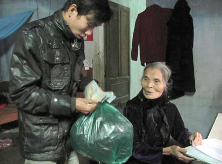 2 lần bị cảnh cáo vẫn "hồn nhiên"... chữa bệnh ung thư