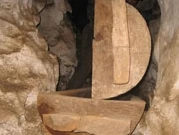 Khám phá bí ẩn động hang ma trên đỉnh Phượng Tiến