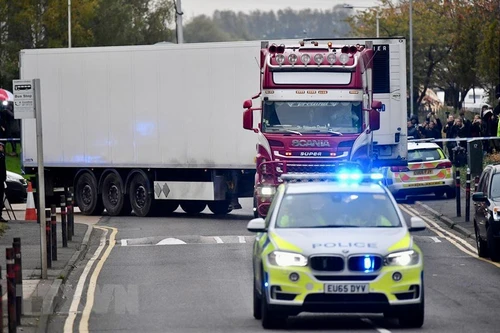 Bộ Ngoại giao thông tin việc gia đình các nạn nhân vụ 39 thi thể ở Anh nhận bồi thường