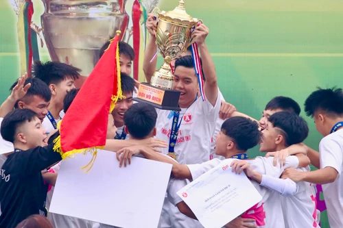 Toàn cảnh lễ trao giải bóng đá học sinh THPT Hà Nội 2023