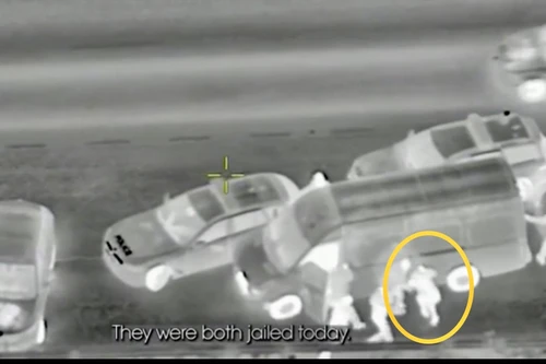 Cảnh sát truy đuổi tội phạm trên đường cao tốc như phim hành động