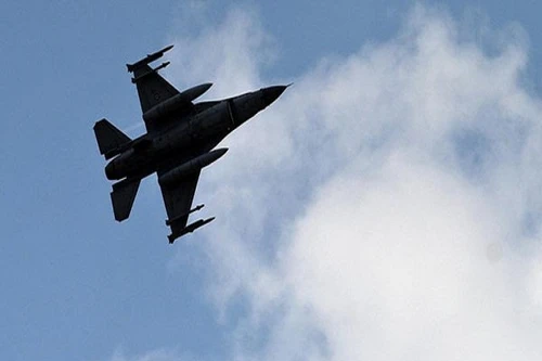 Nhiều máy bay "lạ" oanh kích quân đội Syria ở Lattakia