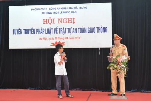 Tuyên truyền pháp luật về trật tự an toàn giao thông cho học sinh