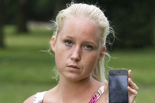 Bỏng độ 3 vì dùng sạc iPhone kém chất lượng