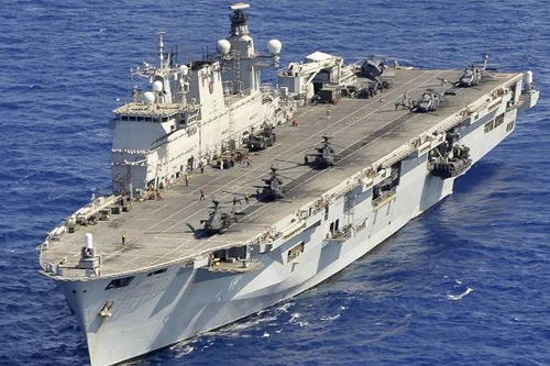 Anh triển khai tàu đổ bộ lớn nhất diễn tập gần biên giới Nga