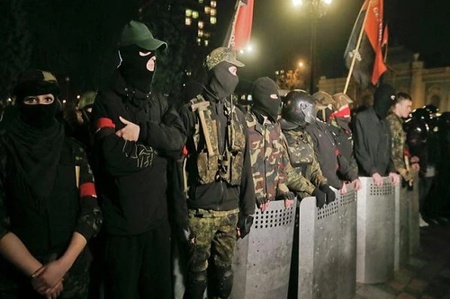 Kiev dọa sử dụng vũ lực để giải giáp nhóm cực đoan Right Sector