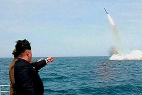 Hàn Quốc triệu tập họp an ninh khẩn đối phó Triều Tiên thử tên lửa 