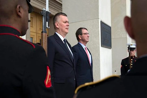 Bộ trưởng Quốc phòng Ba Lan đến Mỹ vận động tăng hiện diện quân sự