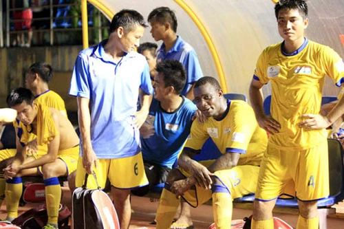 Tìm lối thoát cho bài toán "đầu tiên - tiền đâu" 