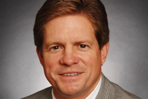 Thưởng cho 1.381 nhân viên mỗi người 100.000 USD