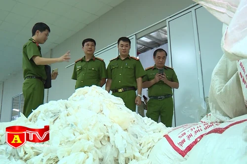 Xử lý nghiêm hành vi tái chế găng tay y tế đã qua sử dụng