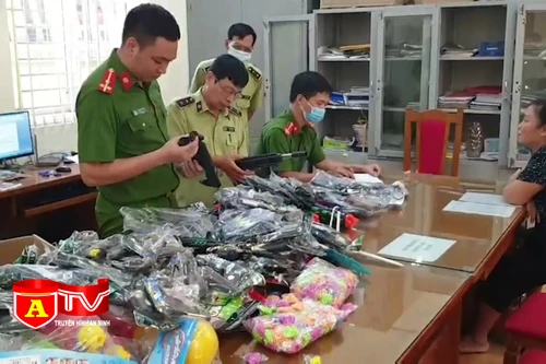 Hà Nội: Thu giữ lượng lớn đồ chơi bạo lực, nguy hiểm