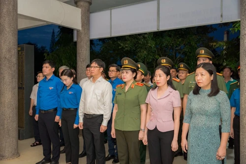 Đoàn Thanh niên Bộ Công an tri ân các Anh hùng liệt sĩ tại Tây Ninh