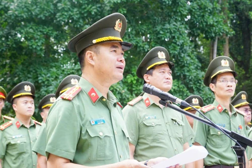 Ủy ban Kiểm tra Đảng ủy Công an thành phố Hà Nội sinh hoạt chính trị tại Khu di tích lịch sử K9 - Đá Chông