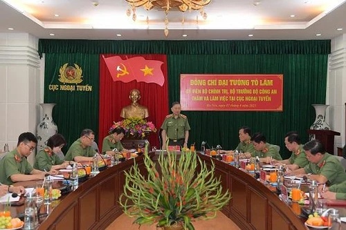 Không ngừng phát triển, nâng cao hiệu quả công tác ngoại tuyến 