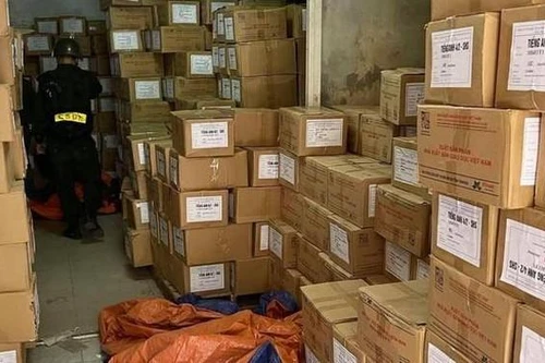 7 bị can bị khởi tố liên quan đến vụ sản xuất, buôn bán sách giáo khoa giả tại Hà Nội và nhiều tỉnh, thành phố