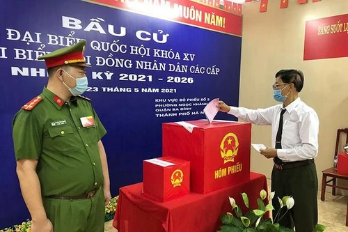 Công an Hà Nội: Đảm bảo tuyệt đối an toàn ngày bầu cử, căng sức trên tuyến đầu phòng chống dịch bệnh 