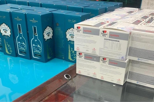 Ai là chủ sở hữu số mỹ phẩm và rượu ngoại