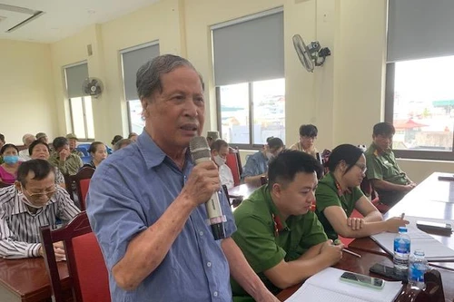 Cảnh sát khu vực Công an phường Kim Mã luôn gần gũi với nhân dân