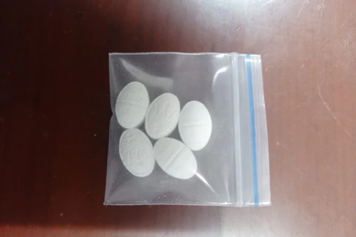 Mua bán trái phép chất ma túy lúc nửa đêm 