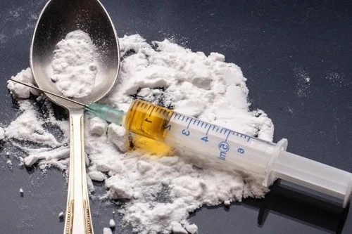 Tìm người liên quan vụ án ma túy